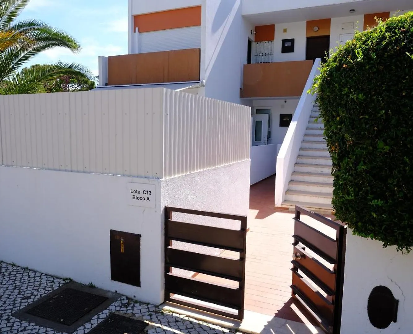 Celine - Vilamoura 0*,